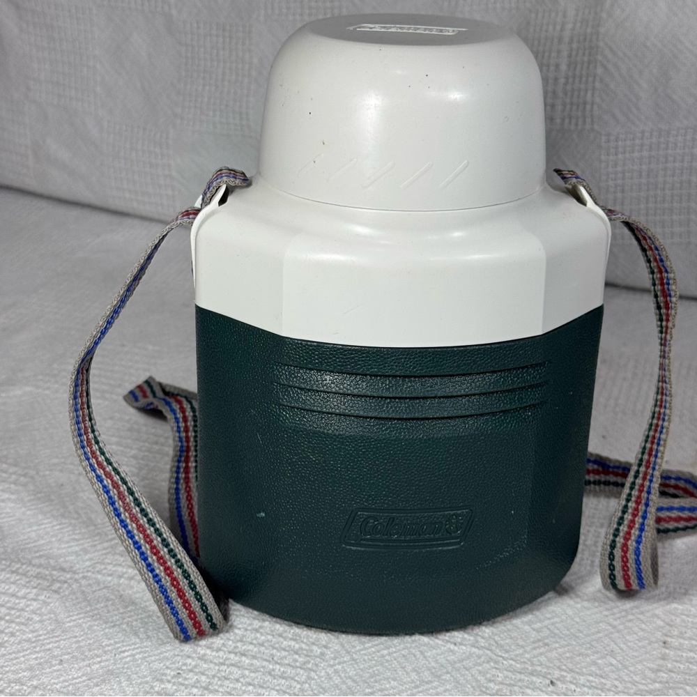 Vintage Coleman Thermos Green #5516  6” Wide; 8” High; 4” Deep Water‎ Cooler